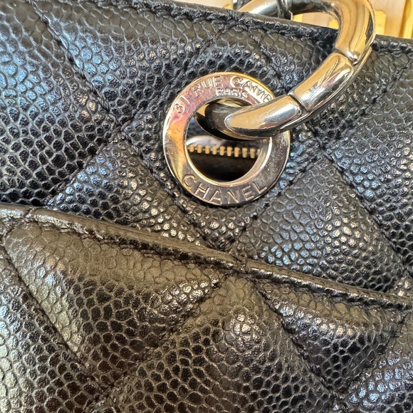 Chanel Grand Shopping Tote - Picture 3 of 9